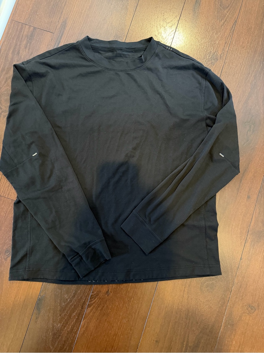 Lululemon small men’s black long sleeve shirt vented active